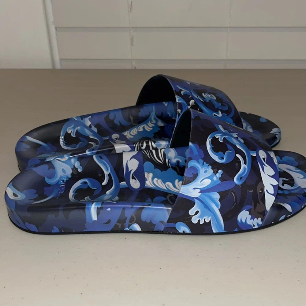 Versace slides